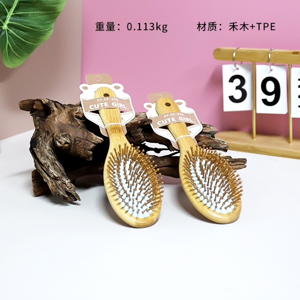 NZ8521 Moe Fun Bamboo Oval Massage Comb 3