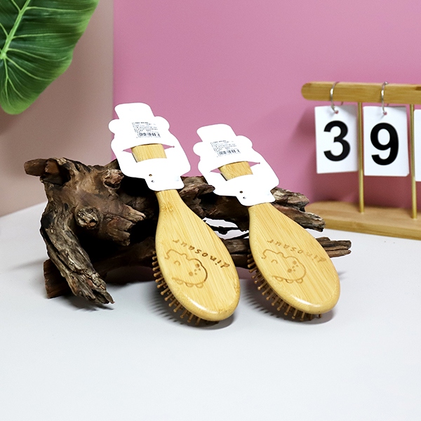 NZ8521 Moe Fun Bamboo Oval Massage Comb 4