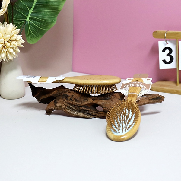 NZ8521 Moe Fun Bamboo Oval Massage Comb 5