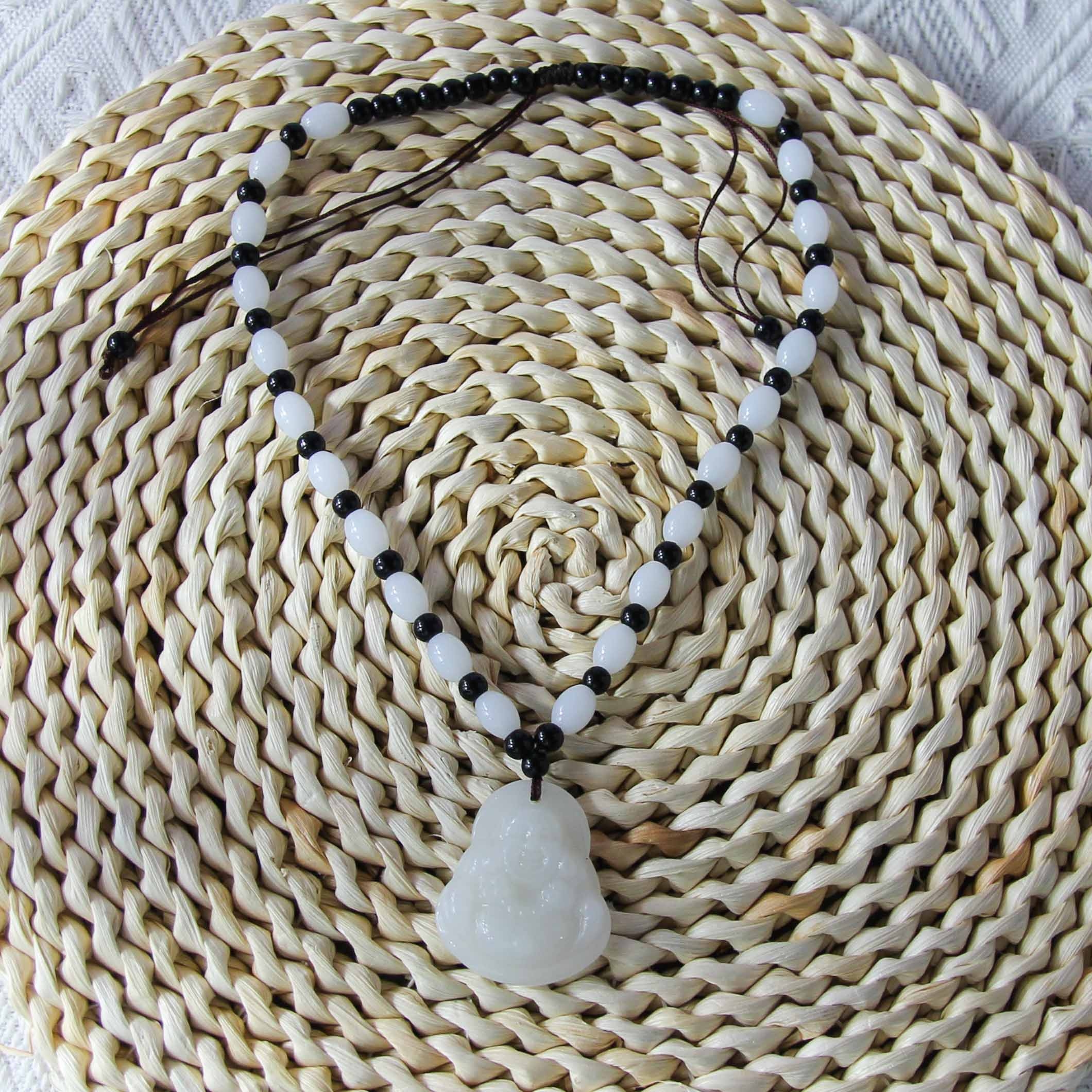 Collar de Buda Negro y Blanco