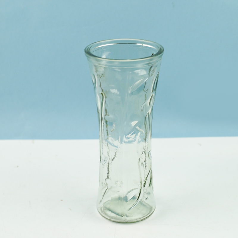 2 Yuan Glass Vase 3