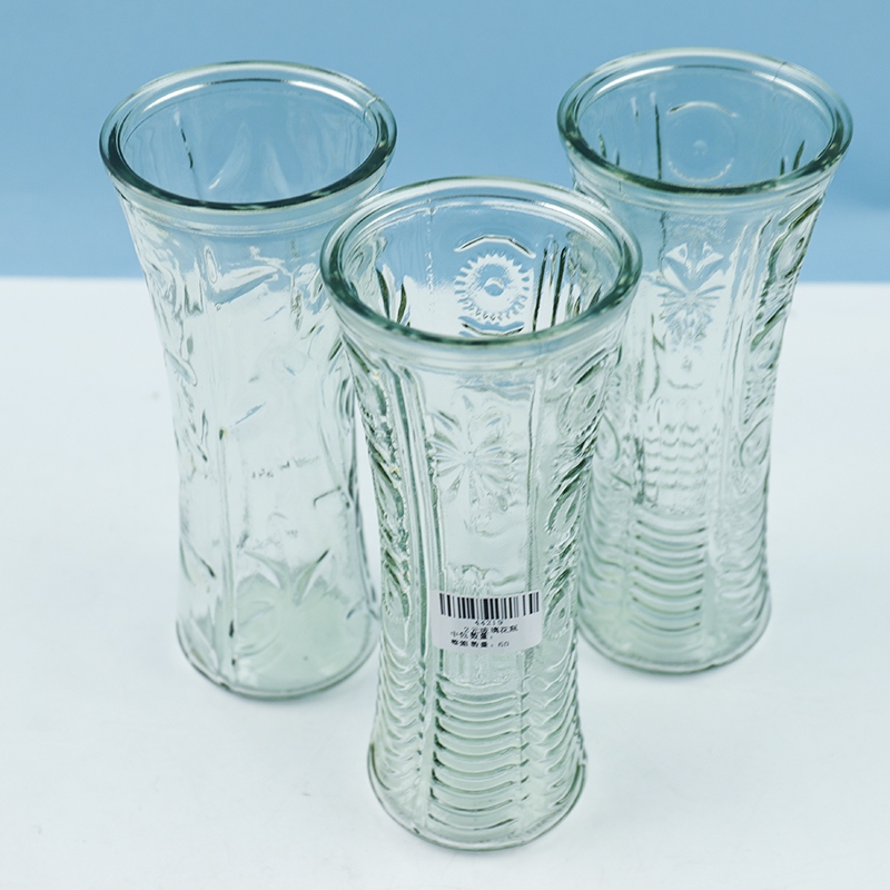 2 Yuan Glass Vase 4