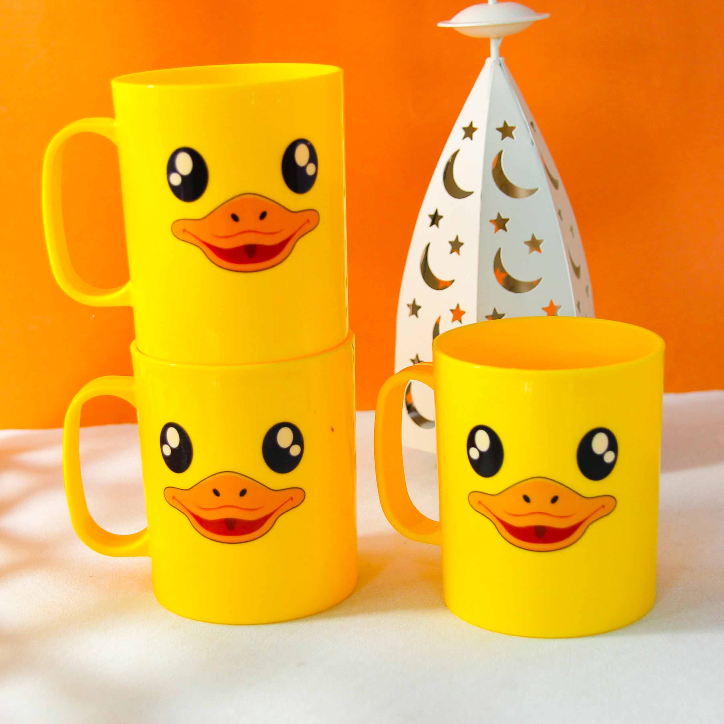 8330 Little Yellow Duck Toothbrush Cup 2