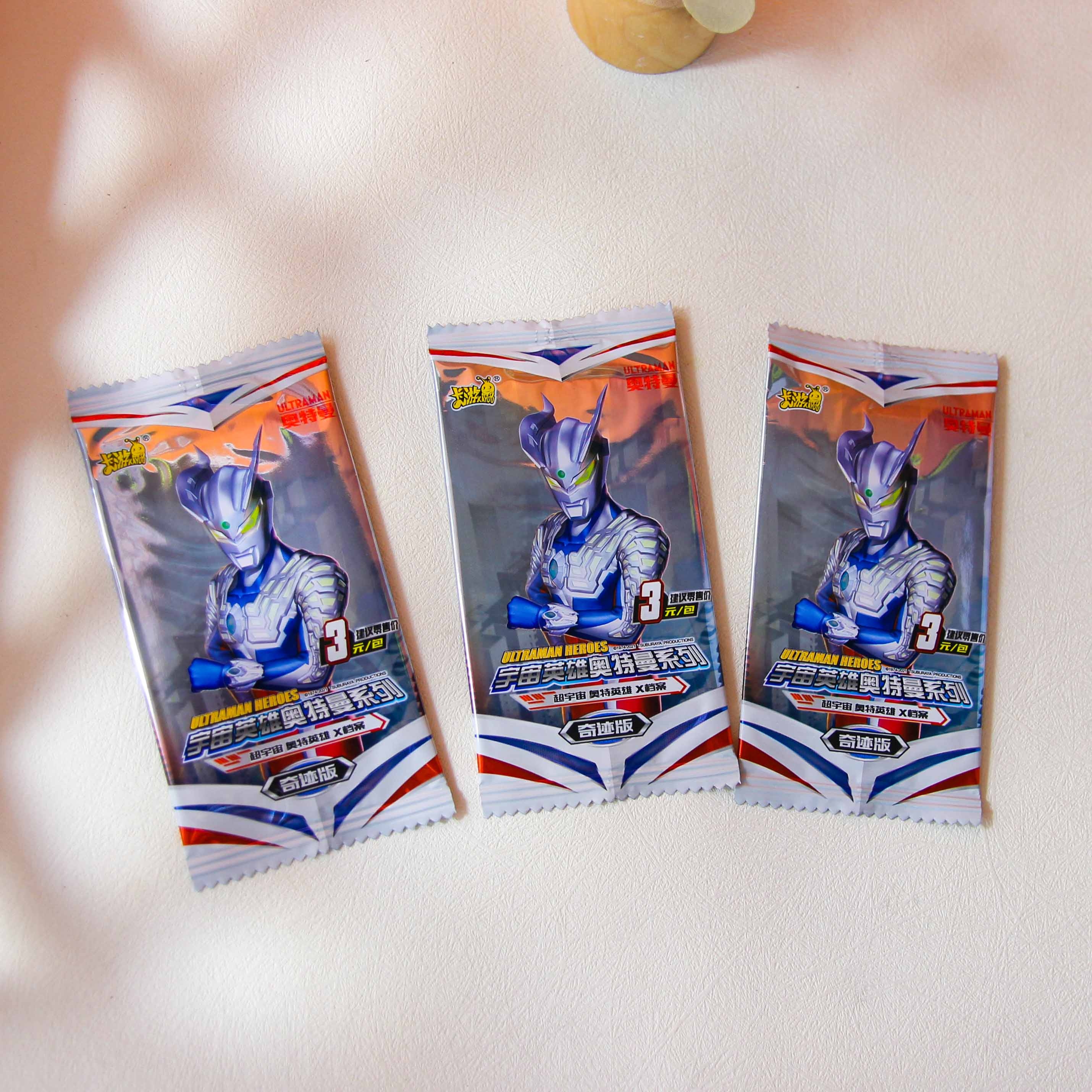 Tarjeta de Juego de 3 Yuan Ultraman