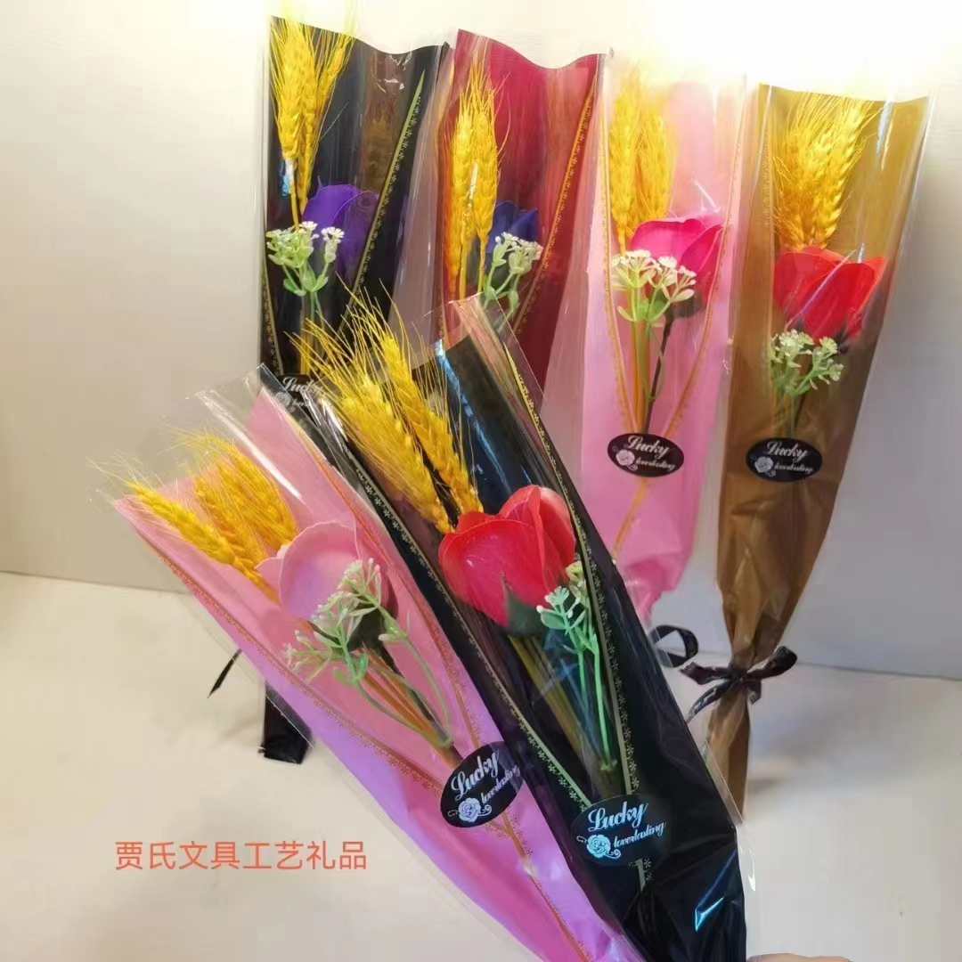 Rosa Artificial + Oído de la Combinación de Trigo
