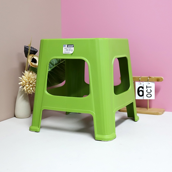 0089 Crown Medium Stool 4