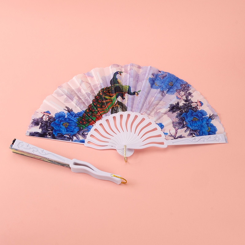 Nuevo Pavo Real Folding Fan
