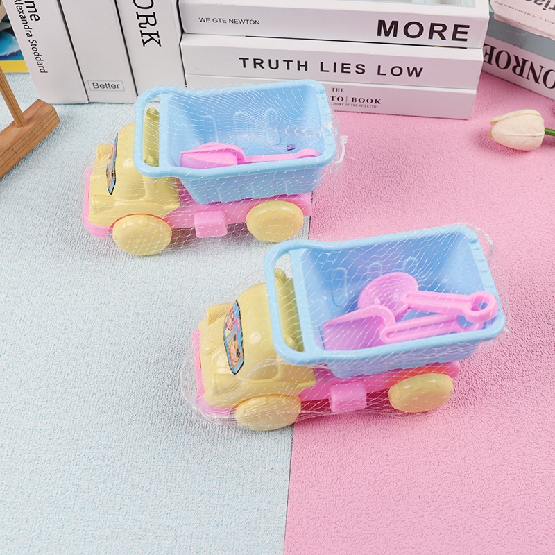 668 Cartoon Beach Car 2