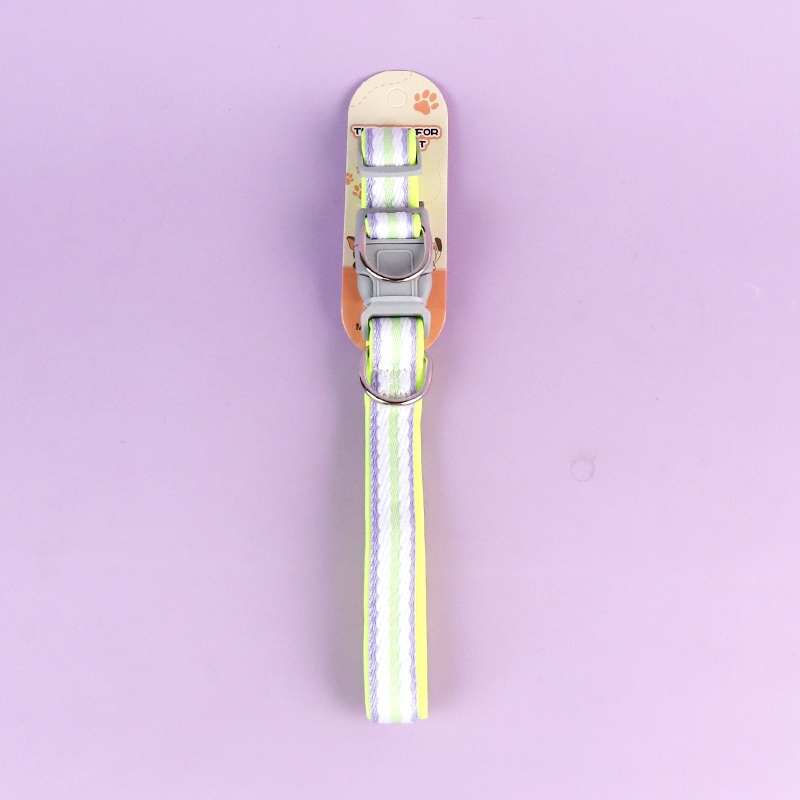 Collar de Materiales de Buceo En la Nube