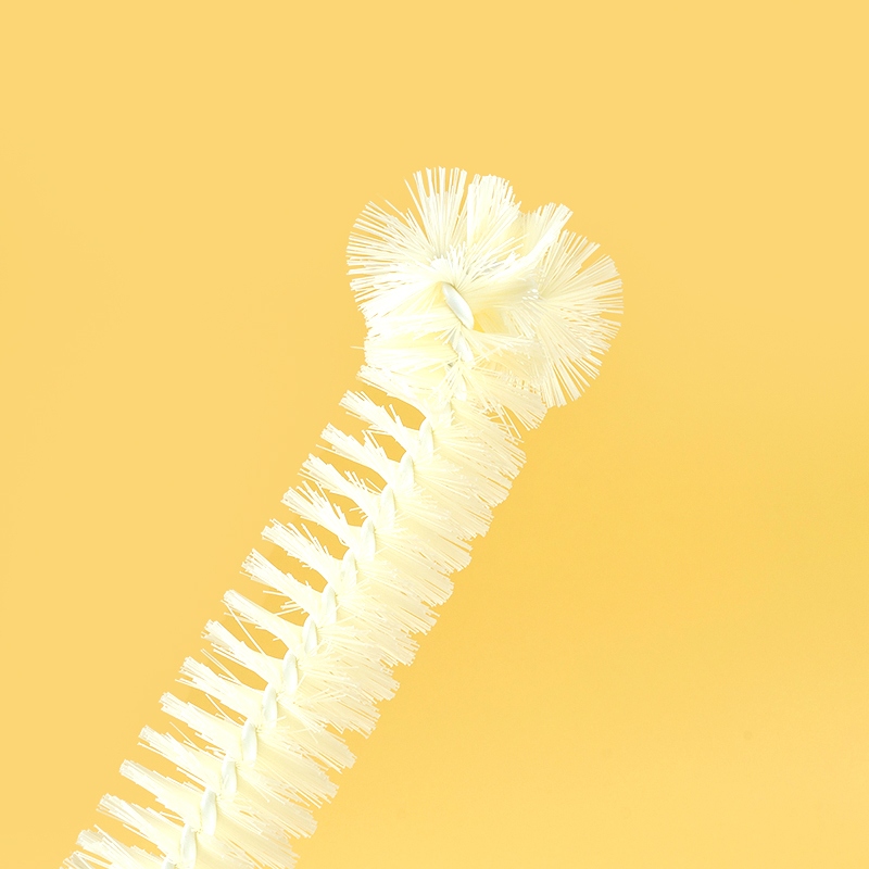 Feliz Orange 620 Whirlwind Silk Bottle Brush 3
