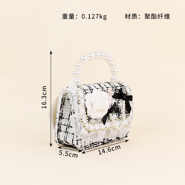 8802 Check Chain Fragrance Tote 3