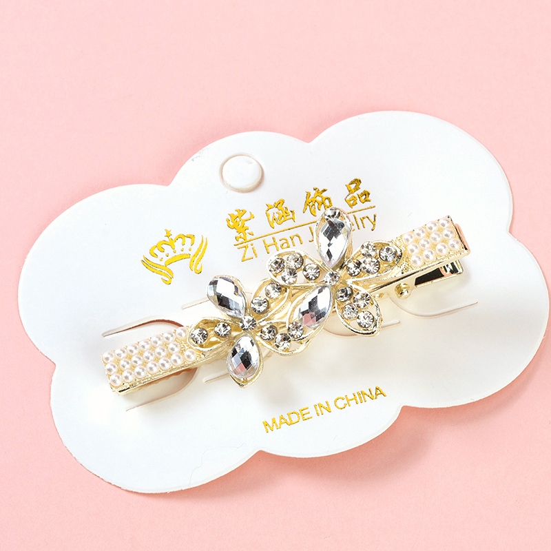 Bagged Perla Rhinestone Flor Clip 3