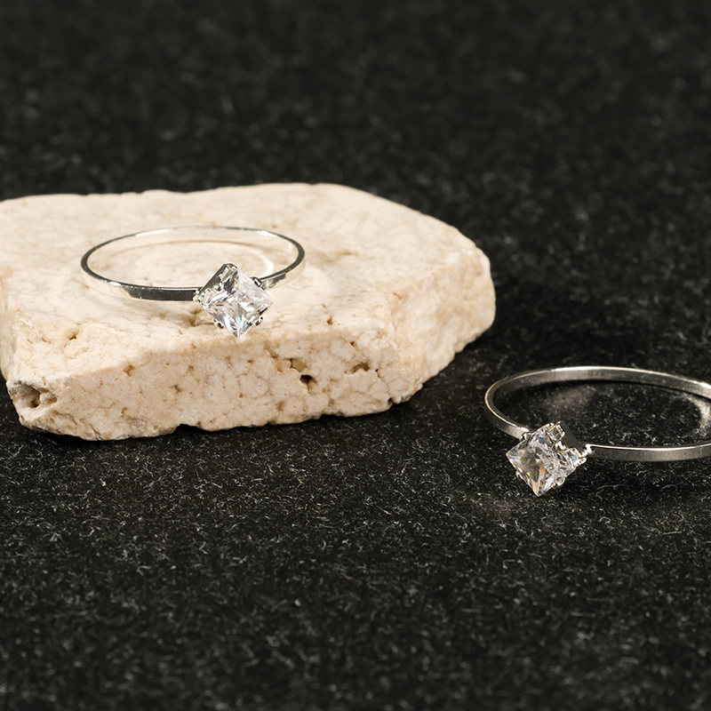 Anillo de Diamante de Moda Simple 4