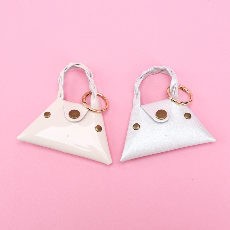 Bolso Triángulo de Cuero Tejido 3