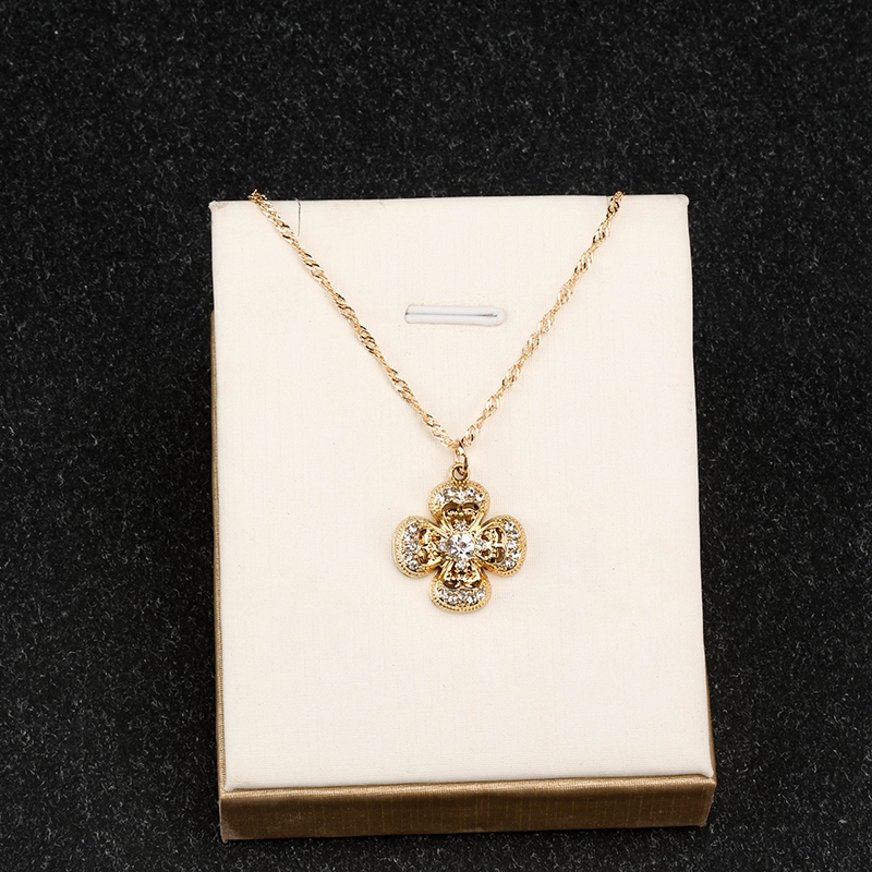 Collar de Petal Rhinestone 2