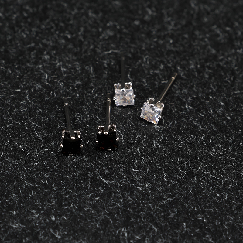 Pendientes Mini Zircon Negro y Blanco 3