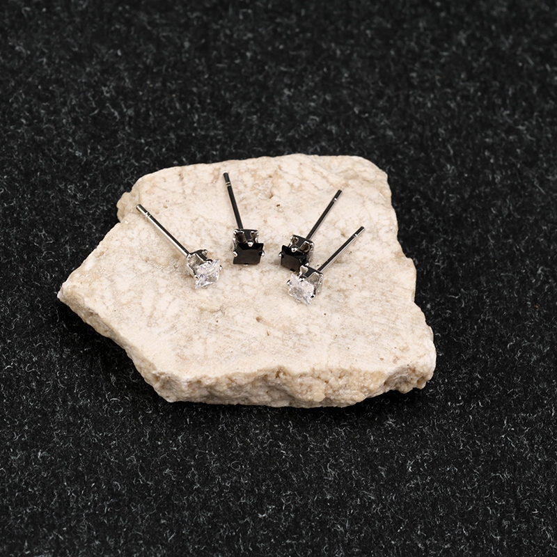 Pendientes Mini Zircon Negro y Blanco 4