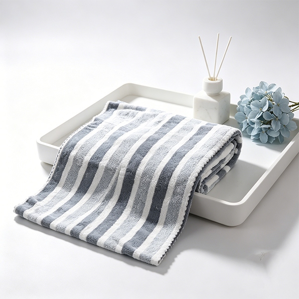 8415 Toalla de Baño Simple 6