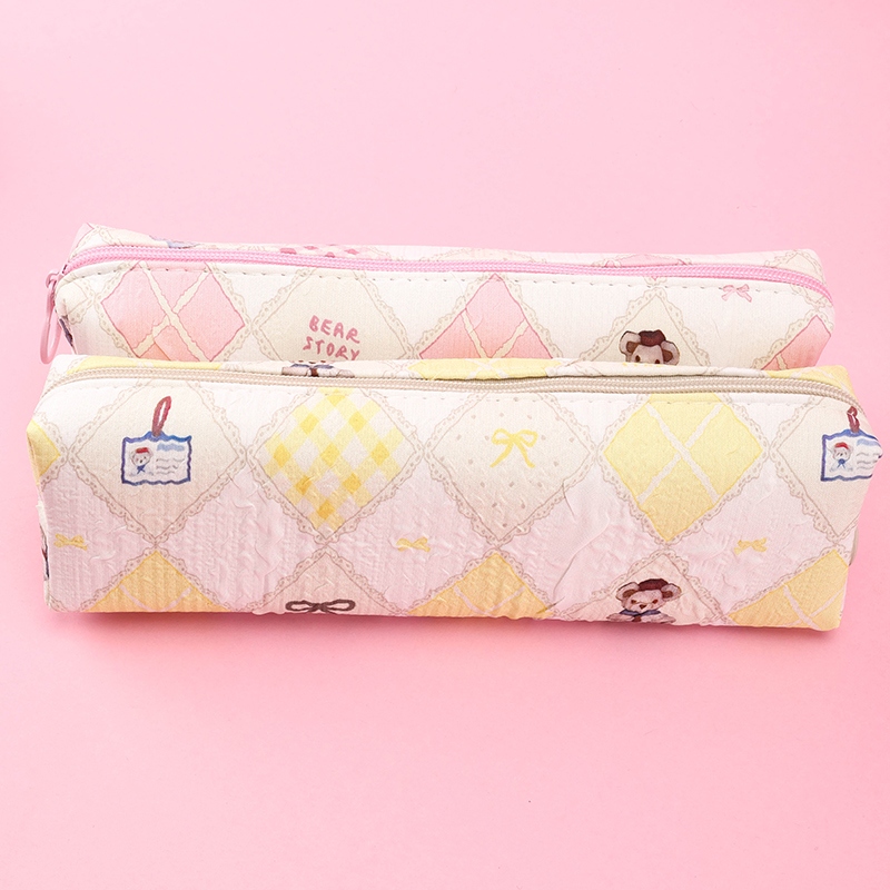 Romantic Check Bear Pencil Caso 4