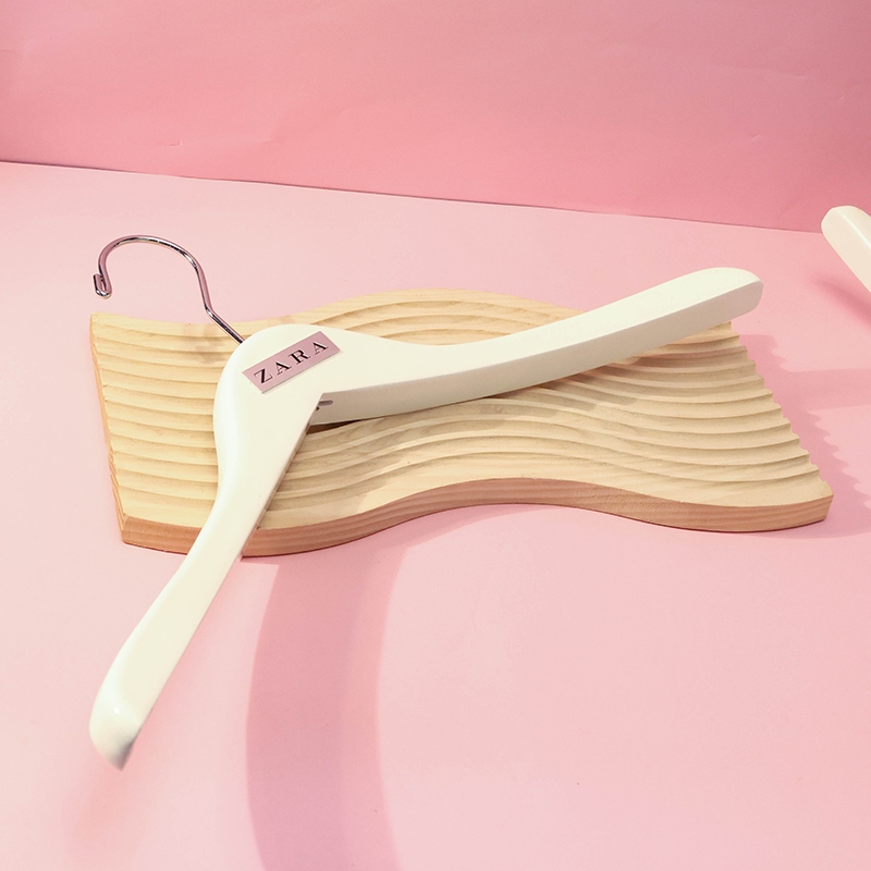 Valor Solid Wood Hanger (Micro Flaw)(40) 3