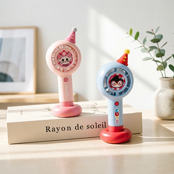 YS923A Party Penguin Ocean Devon Cat Handheld Fan 3