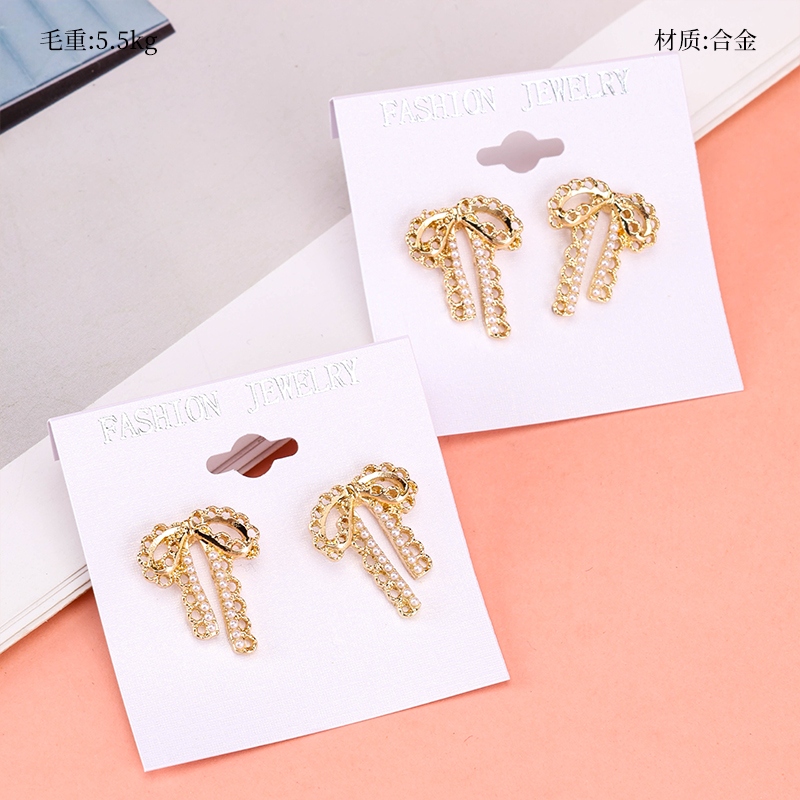 Phnom Penh Lace Beaded Bow-tie Stud Pendientes 2