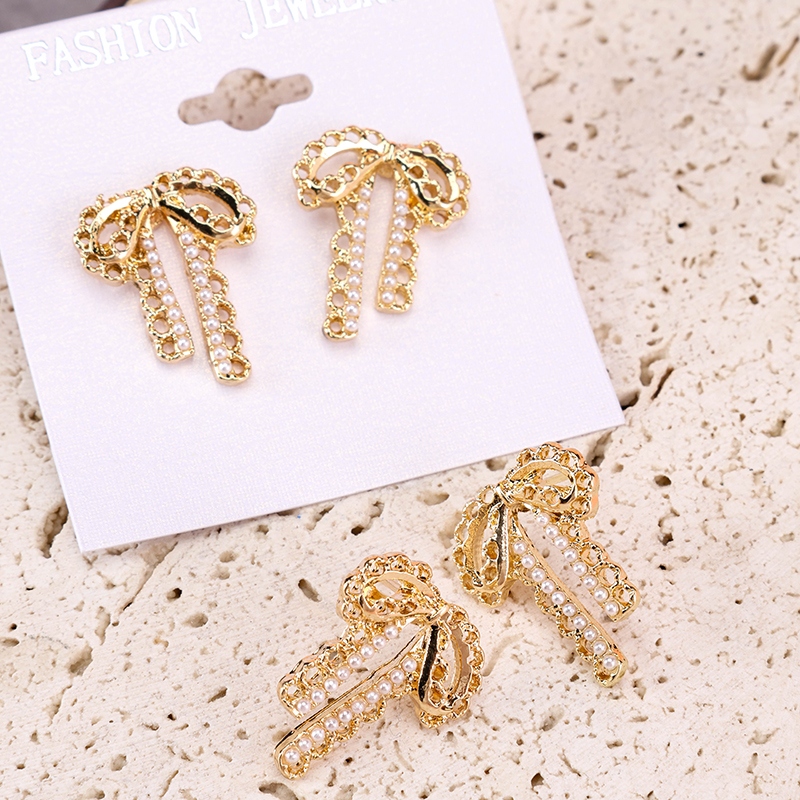 Phnom Penh Lace Beaded Bow-tie Stud Pendientes 4