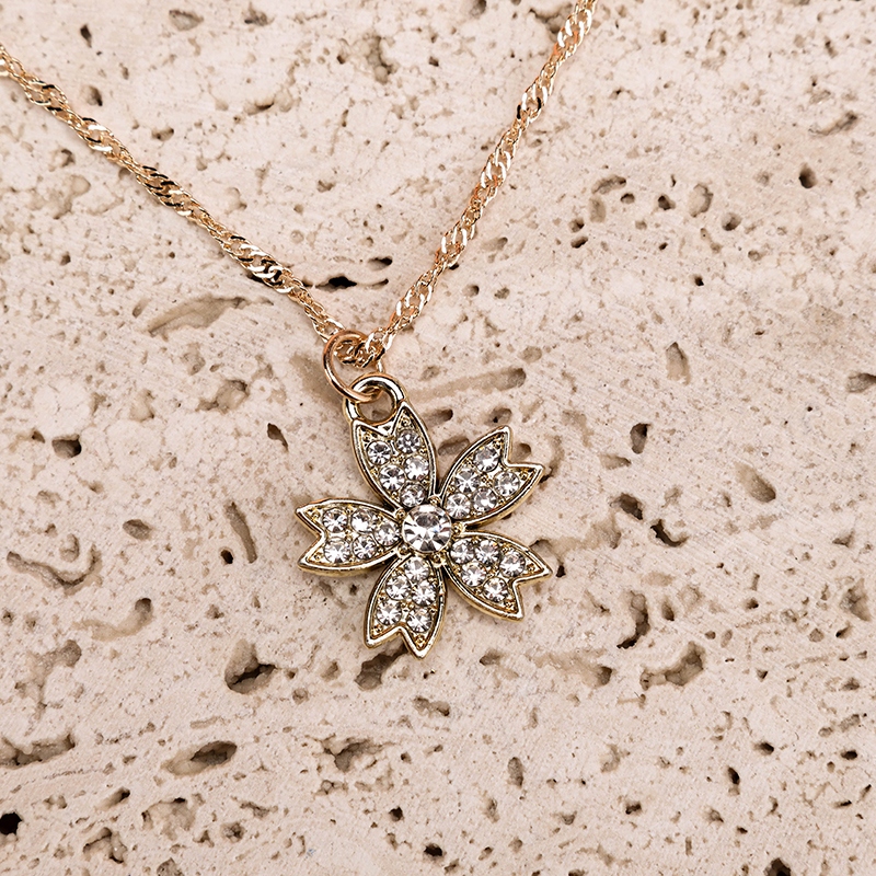 Nuevo Collar de Flores de Diamante 4