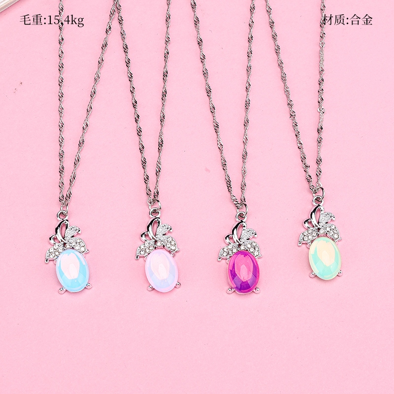 Maple Leaf Gem Collar 2