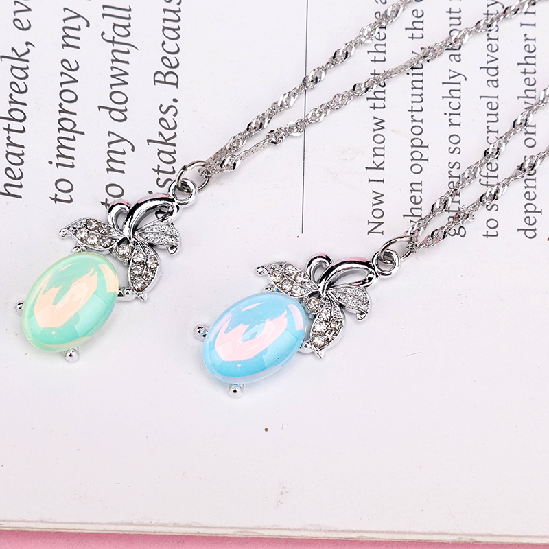 Maple Leaf Gem Collar 3