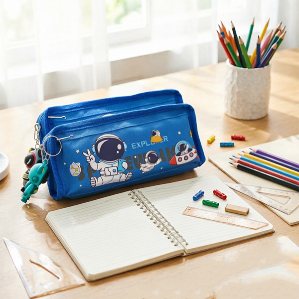 * 7315 Funda de Lápiz Astronauta Con Colgante 5