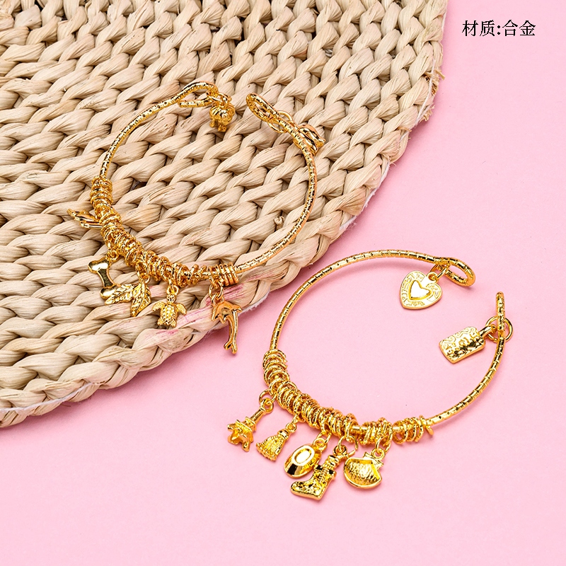 Pulsera Abierta de la Bobina Antigua (Gold)