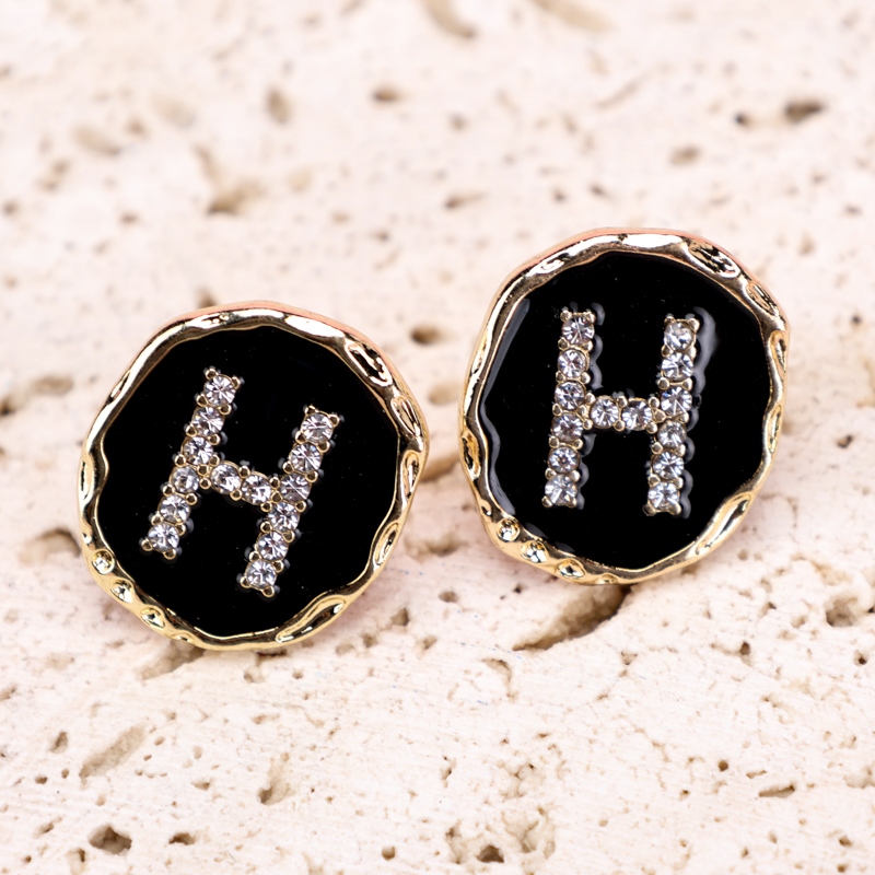 Nuevos Pendientes Redondos H Stud 4