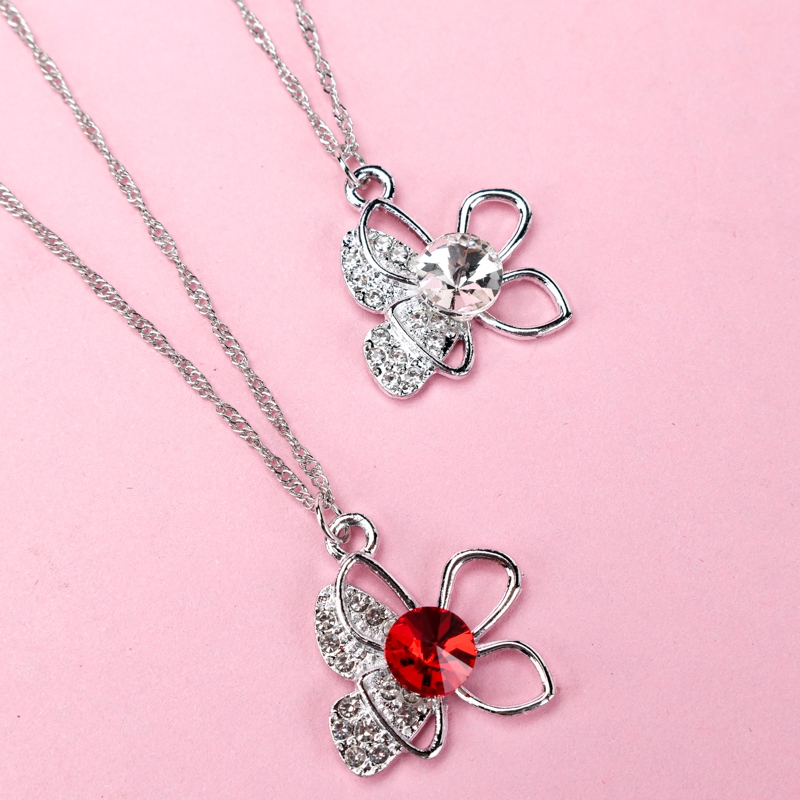 Hollow Flower Zircon Collar 3