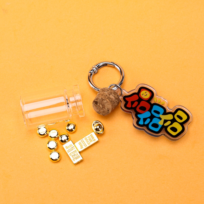 Le Resident Home 1099 Money Keychain 3