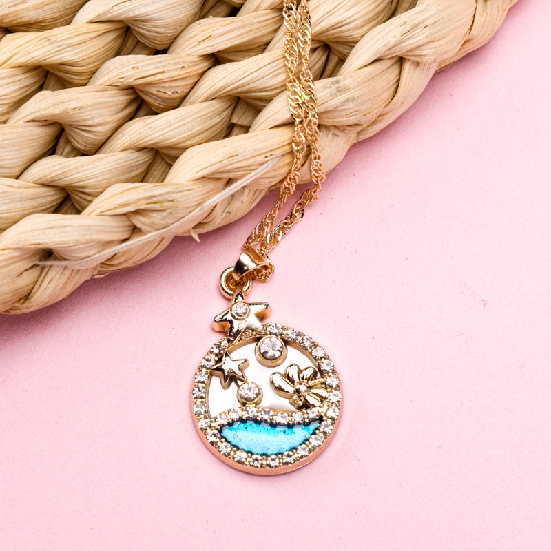 Simple Internet Celebrante Star Collar 3