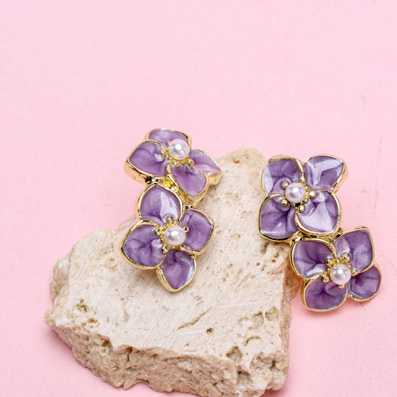 Los Dos Pendientes de Gota de Aceite de Camellia 4