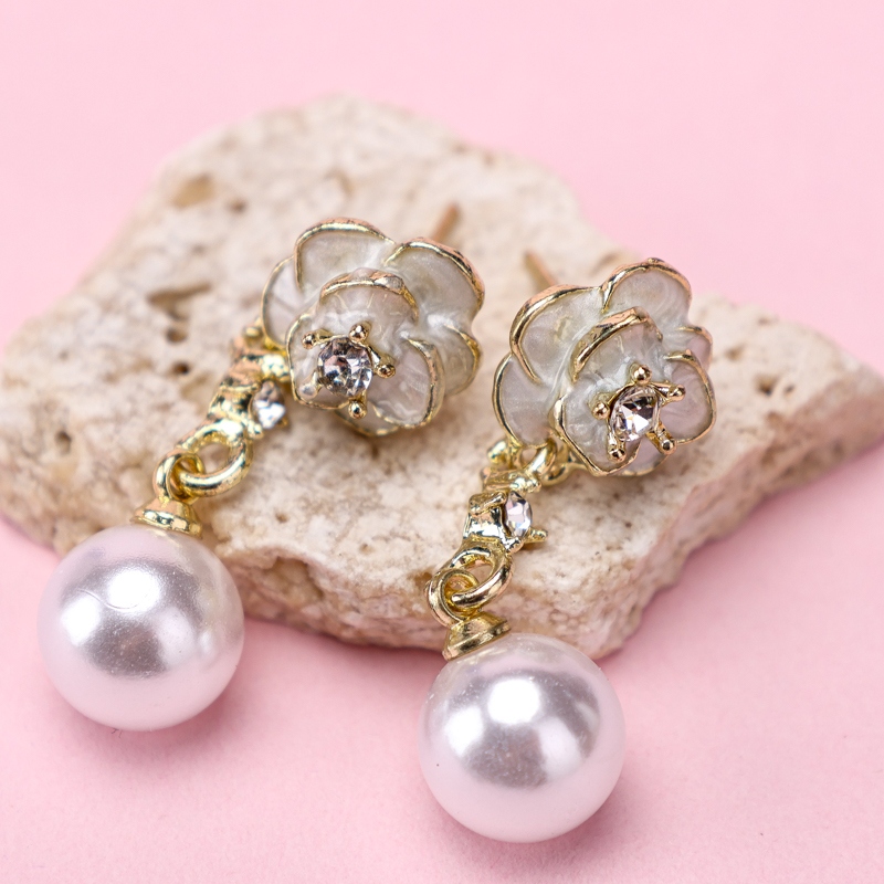 Pendientes Camellia Pearl Stud 3