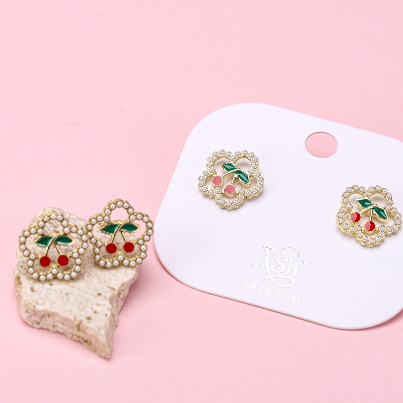 Drip Cherry Lucky Grass Stud Pendientes 4