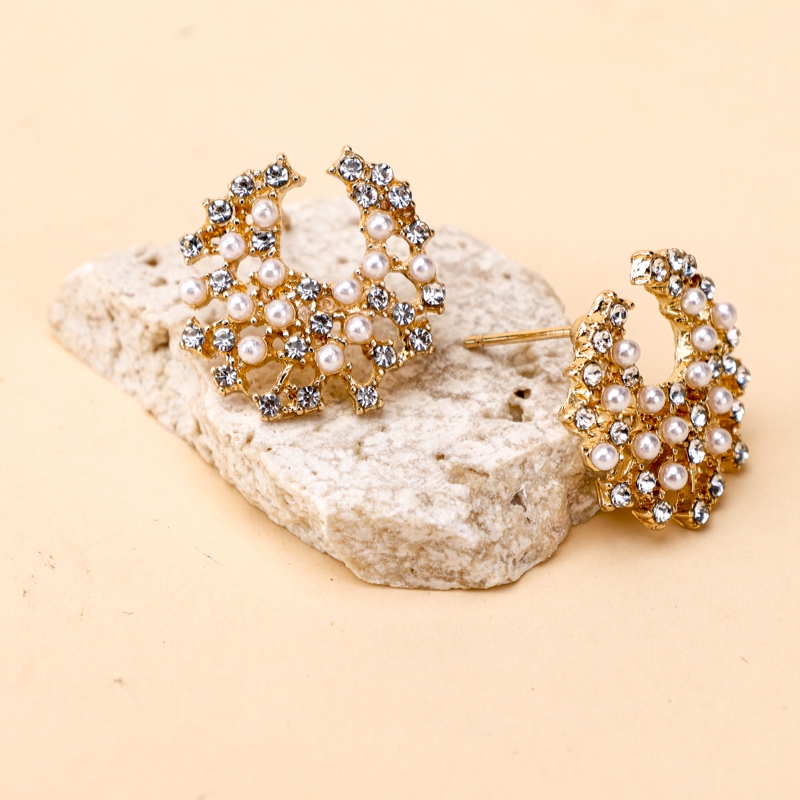 Pendientes Llenos de Diamantes Con Forma de C 4