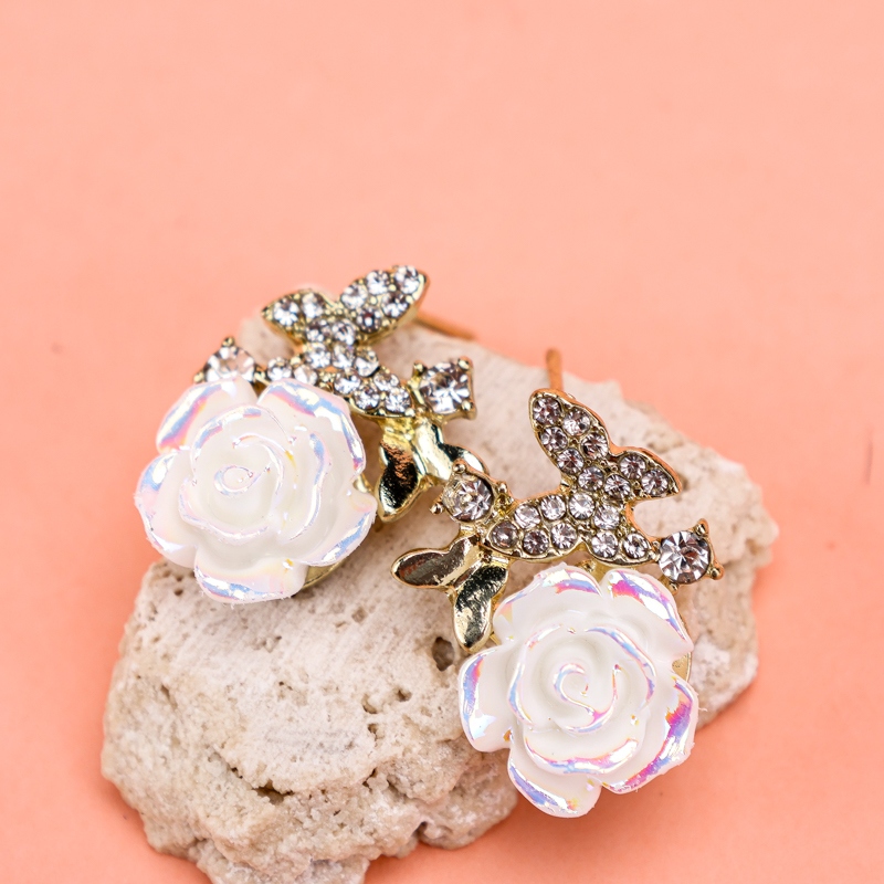 Pendientes de Larga Mariposa de Diamante Camellia 4