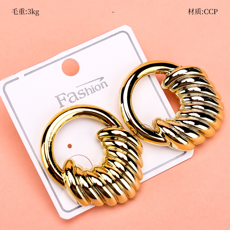 Nuevos Pendientes de Oro Mediano