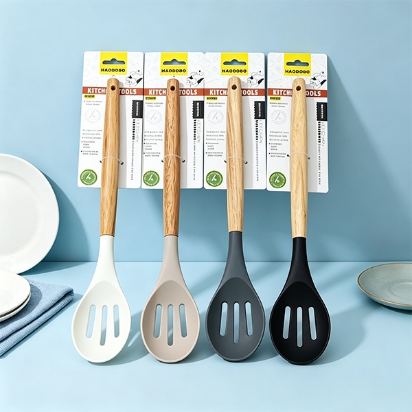 HAO-8891 Mango de Madera Silicona Pequeña Fuga Cuchara 62g 2