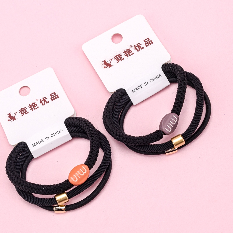 Tres Letras de Oro, Negro y Blanco 3