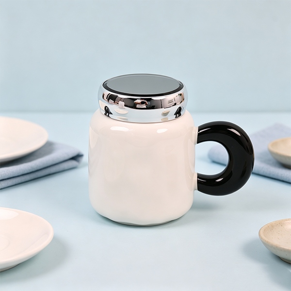 Un Vaso de Tiza Con un Espejo 3
