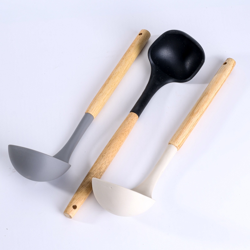 Cuchara de Sopa Cuadrada de Silicona de Valor Con Mango de Madera 3