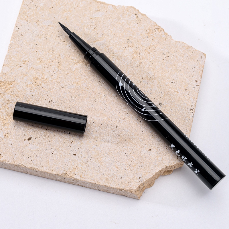 952 Eyeliner Boxeado 3