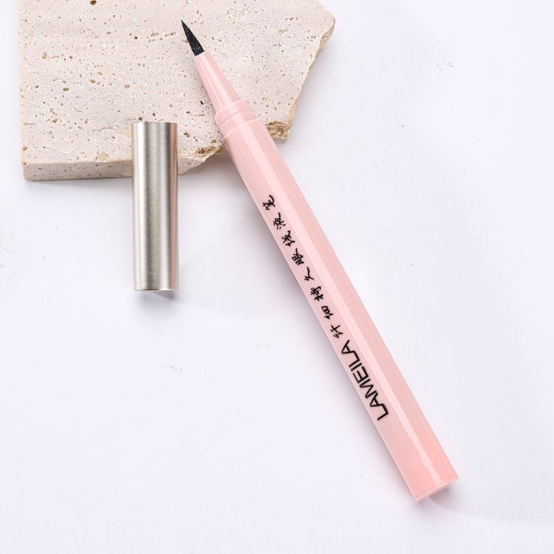 843 Eyeliner Boxeado 3
