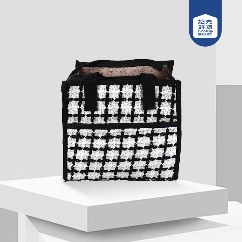 K67 Negro y Blanco Con Bolso 2