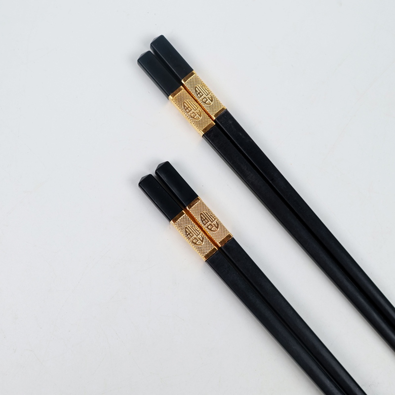 G022 Cuatro Pares de Palillos Jin Fu 3